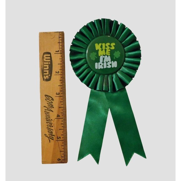 Kiss Me I'm Irish Badge Ribbon St. Patricks Day Shamrock Ireland Pin 3x6.5 In. - Picture 3 of 3